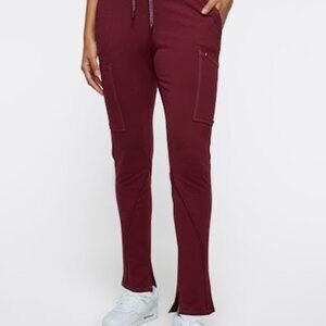 NWT. Women's Cargo Scrub Pant Color: Wine Size: M Pant Length: Regular